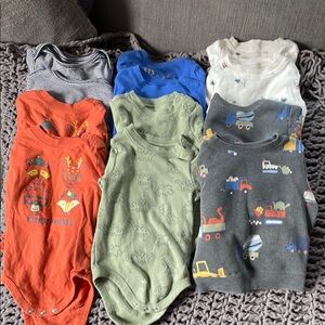 6 pairs of matching 18m boys long sleeve onesies & pullover